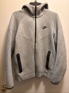 Nike Light Gray Full-Zip Hooded Sweatshirt